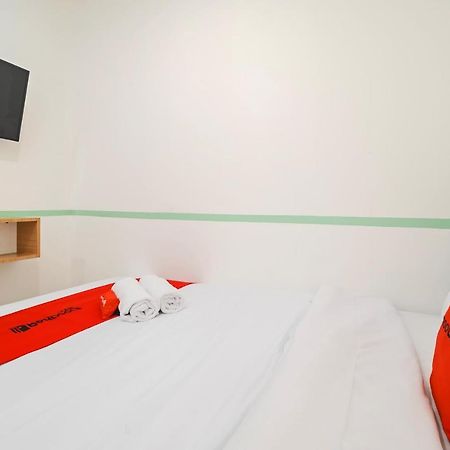 RedDoorz @ Taman Royal Tangerang Hotel Bagian luar foto